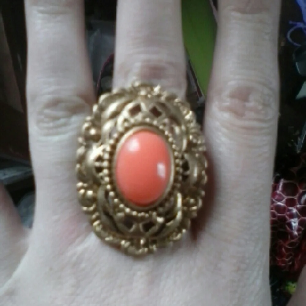 Juicy Couture vintage style cocktail ring NWT Sz 7 - Picture 6 of 8